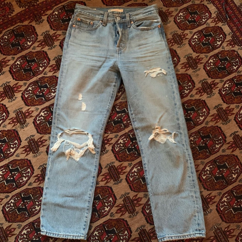 Levi’s wedgie straight in authentically yours 25